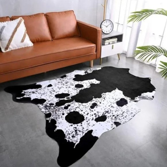 Cowhide Rugs for a Stylish Home Decor - Picture 6 of 6